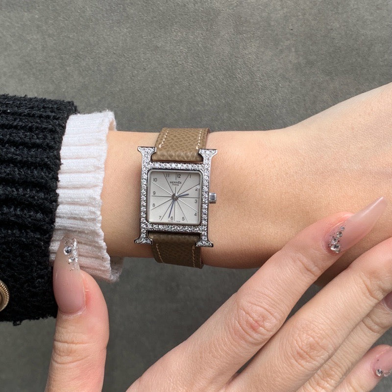 Hウォッチ 白文字盤 シルバー ダイヤ – LE MIRAIS Collection