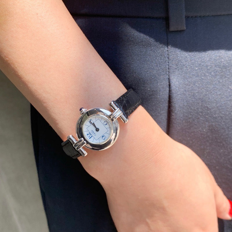 Must Colisée, with Arabic numeral dial, silver.