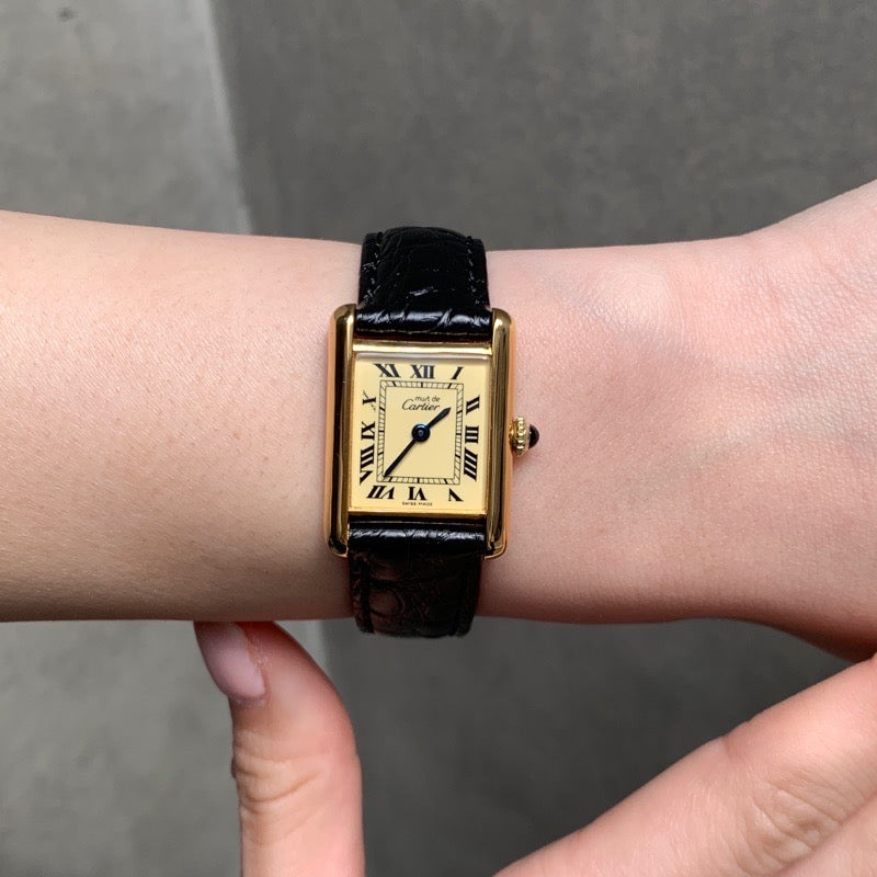 マストタンク SM 手巻き ベージュローマン文字盤 ゴールド